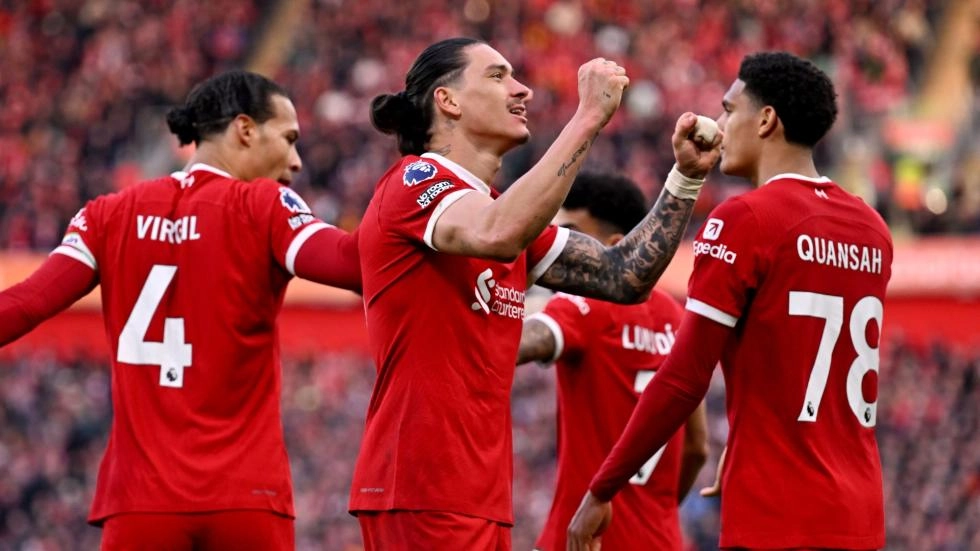 Liverpool beat Burnley 3-1 in front of record Anfield league attendance