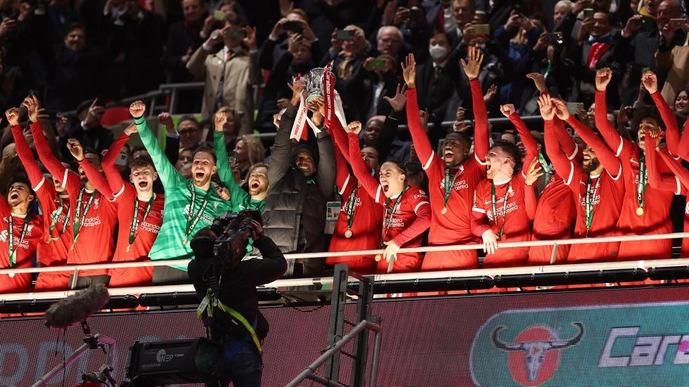 Watch: Liverpool lift Carabao Cup trophy at Wembley