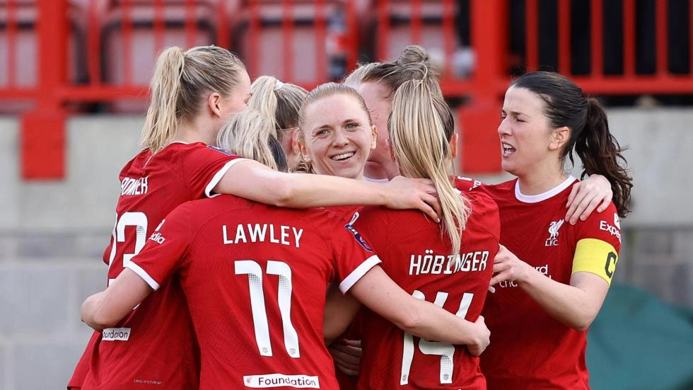 Ceri Holland strikes to give Liverpool win at Brighton in WSL