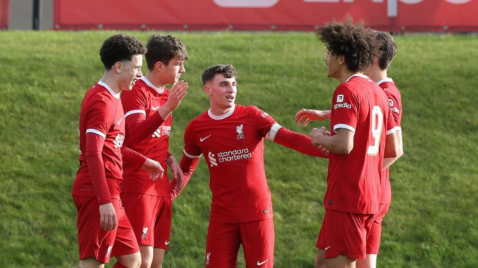 Liverpool beat Fulham 3-0 to reach Youth Cup quarter-finals