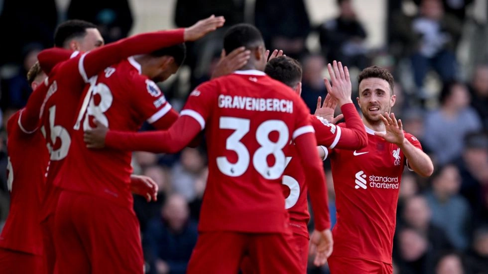 Fulham 1-3 Liverpool: Watch free highlights