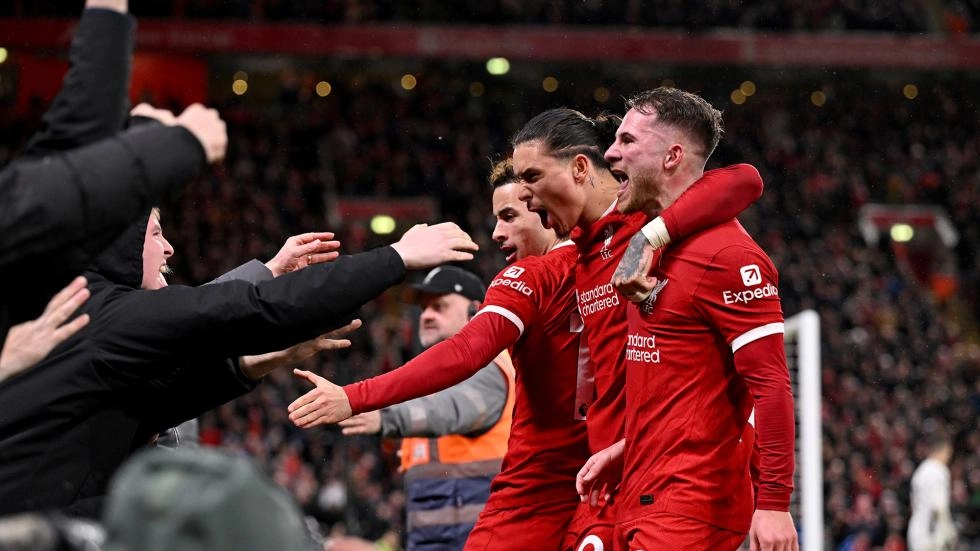 Liverpool regain top spot with Anfield victory over Sheffield United