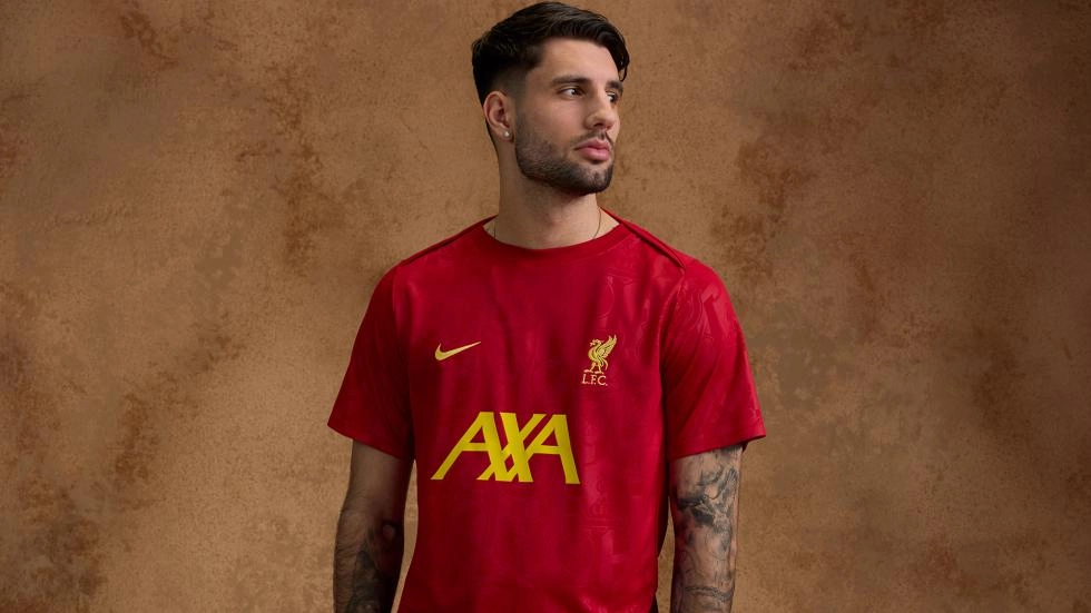 A first look at Liverpool's new 2024-25 pre-match shirt