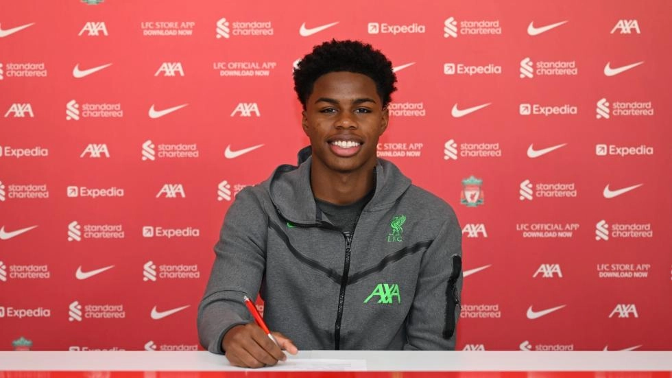 Keyrol Figueroa signs first professional contract with Liverpool FC