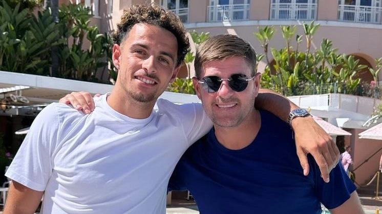 Curtis Jones shares summer holiday snap with Steven Gerrard