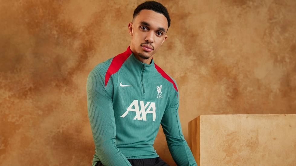 NIKE Liverpool FC トレーニングトップス 発表：LFCの新しいナイキトレーニングキットシリーズのベストセラーの