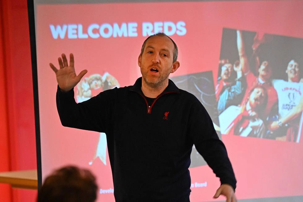 Forbes talking to Crowd at welcome reds event