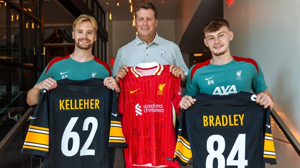Conor Bradley and Caoimhin Kelleher presented with Steelers jerseys