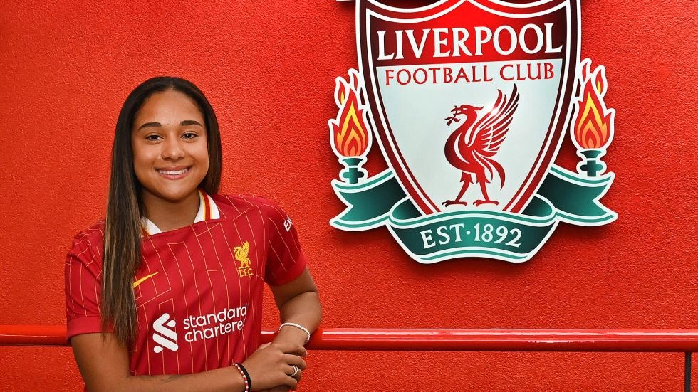 In photos: Olivia Smith completes LFC Women transfer at AXA Melwood Training Centre