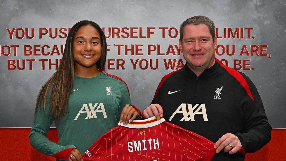 'I'm really excited and our fans should be too' - Matt Beard reacts to Olivia Smith signing