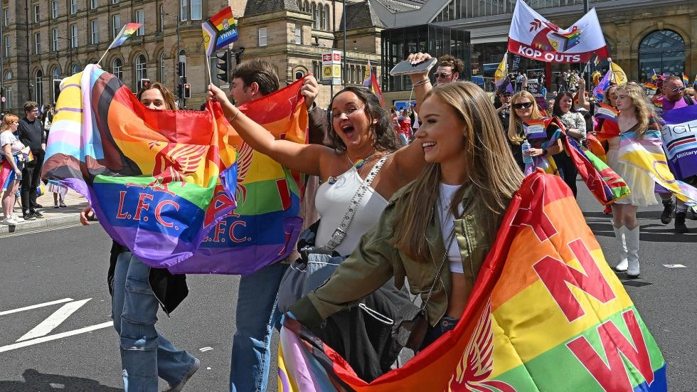 Il Liverpool FC sostiene le celebrazioni del Pride della città