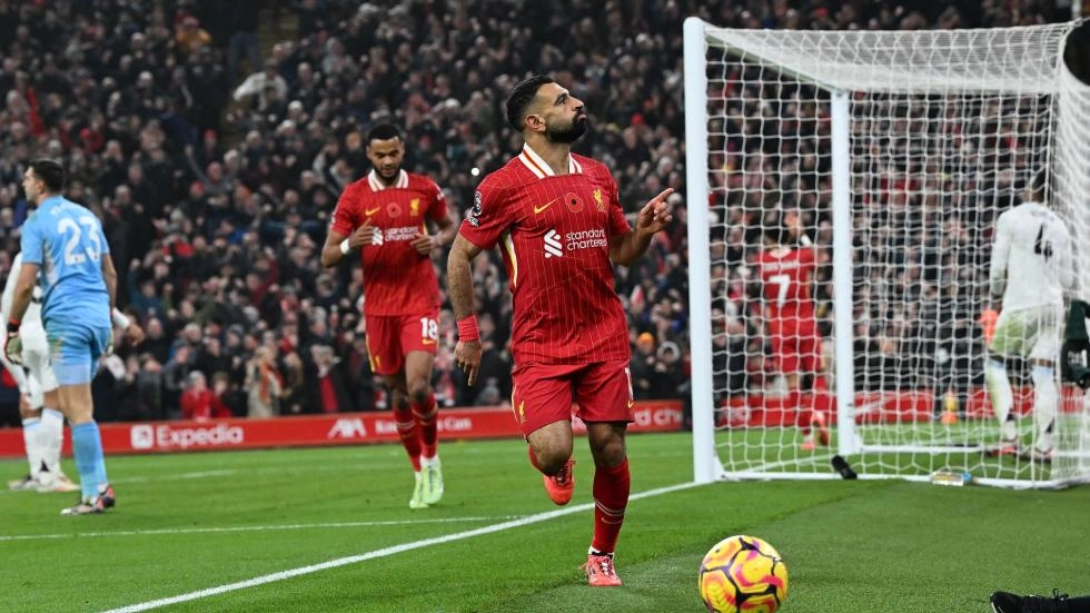 Liverpool 2-0 Aston Villa: Watch extended highlights