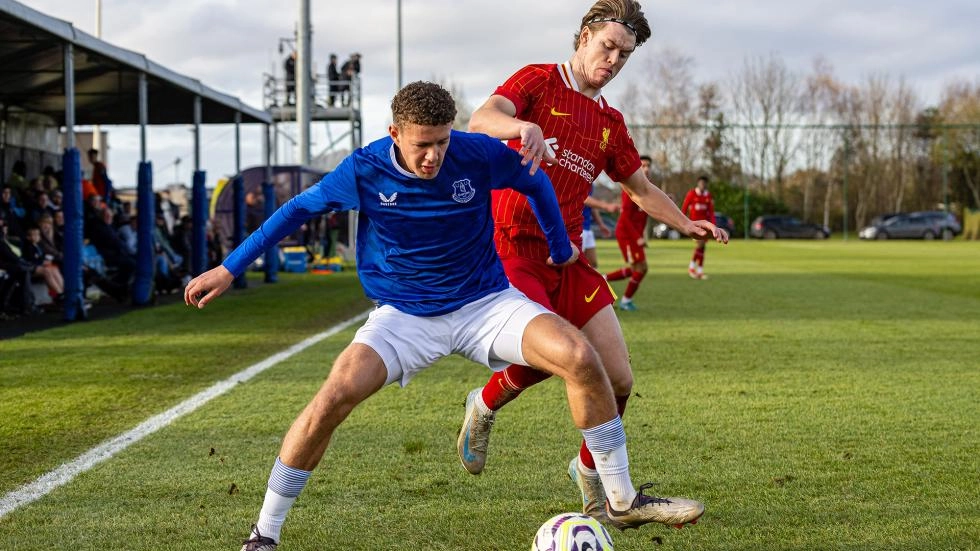 Relatório da partida dos Sub-18: Liverpool sofre derrota tardia em mini-derby