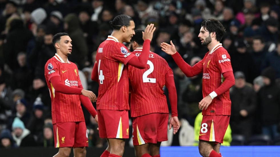 Liverpool to spend Christmas four points clear at top after scoring six in win over Tottenham