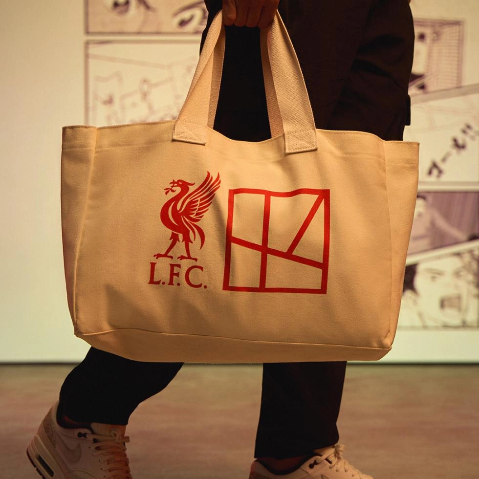 LFCと講談社がマンガにインスパイアされたアパレルとアクセサリーの