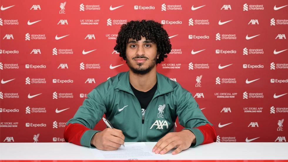 Kareem Ahmed signs first professional contract with Liverpool FC