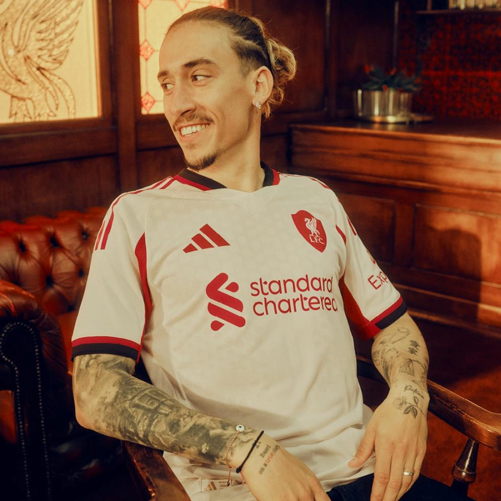 Le LFC et Adidas entament un partenariat de 10 ans et dévoilent de ...