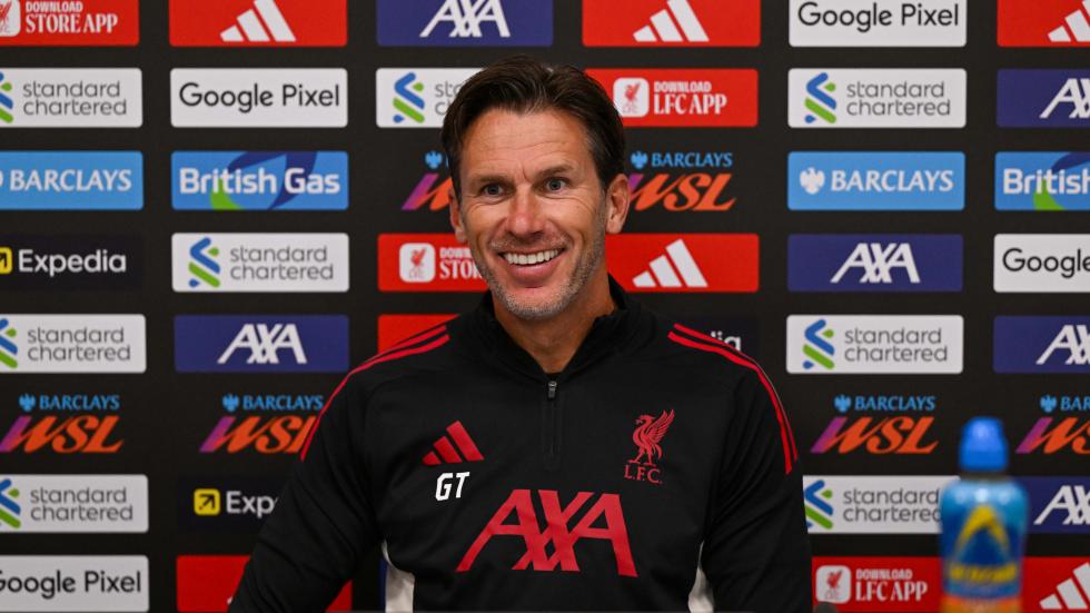Konferensi pers: Gareth Taylor melihat pratinjau Brighton v Liverpool di WSL