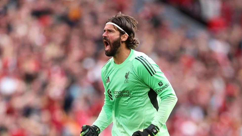 Alisson Becker: I always try to improve and be ready to make a difference