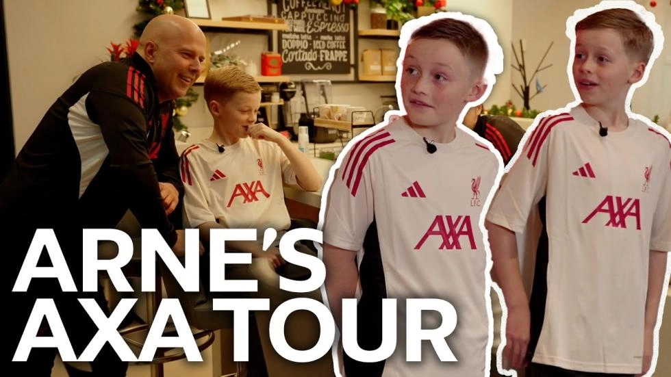 „Rate mal, wer?“ und Taktik mit Arne Slot, während junge Fans eine spezielle AXA-Tour bekommen