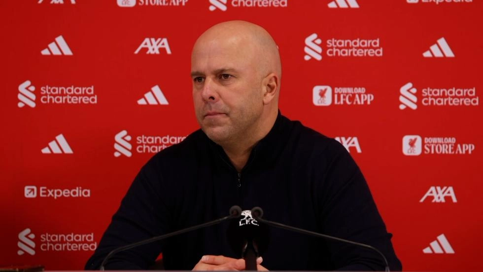 アーネ・スロットのリーズ・ユナイテッド前の記者会見を見る