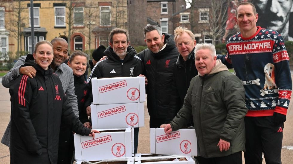 A campanha Christmas Magic da Fundação LFC apoia comunidades locais