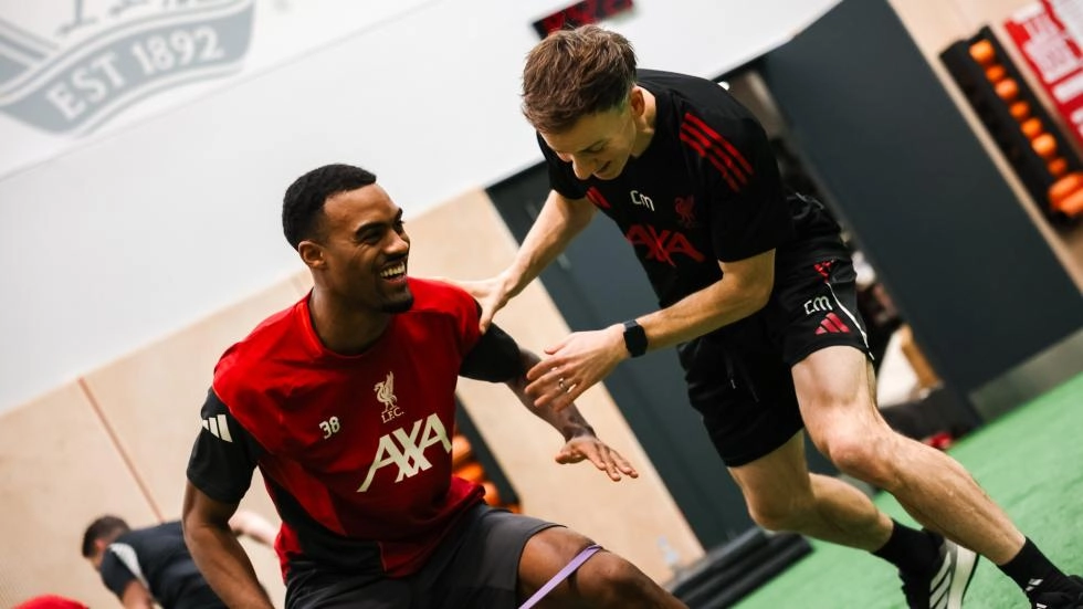 Galeri langsung: Sesi pelatihan pra-Wolves Liverpool pada hari Selasa