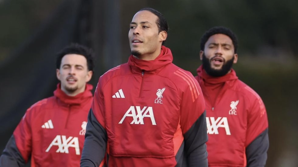 12.15pm GMT: Watch Liverpool in Champions League training