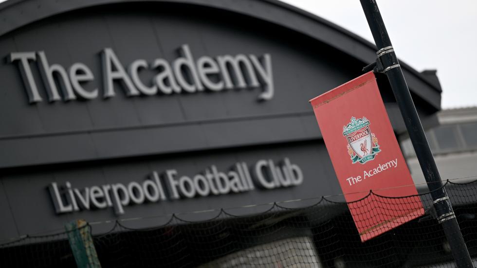 11 pagi GMT: Sepak bola U18 langsung - tonton Liverpool v Manchester City