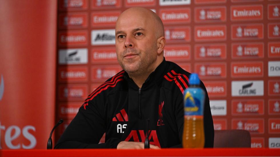 11 pagi BST: Tonton konferensi pers pra-Manchester City Arne Slot secara langsung