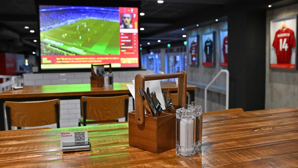 Kunjungi bar Kop Anfield untuk pertandingan melawan Chelsea dan Brentford