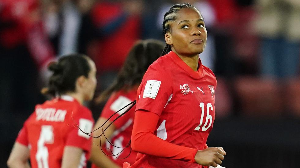 Kualifikasi Piala Dunia: Csillag mencetak dua gol sebagai tujuh penampilan Reds pada hari Selasa