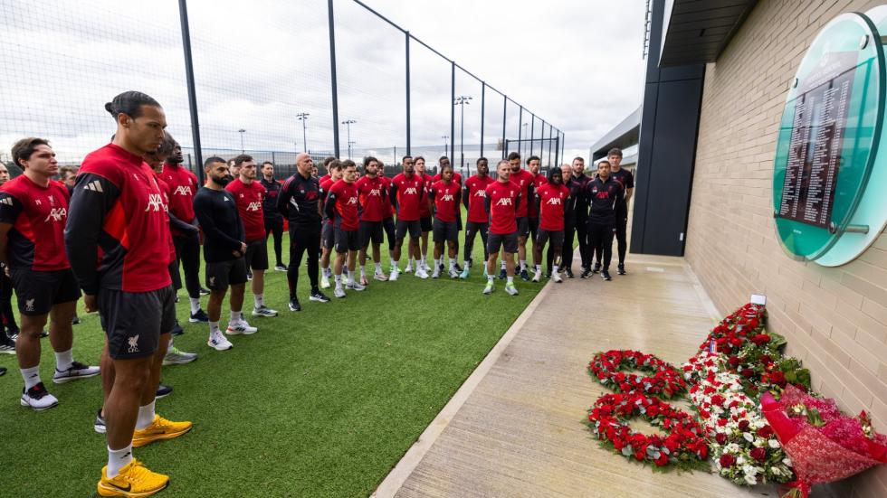 Liverpool FC Menghormati Peringatan 37 Tahun Tragedi Hillsborough