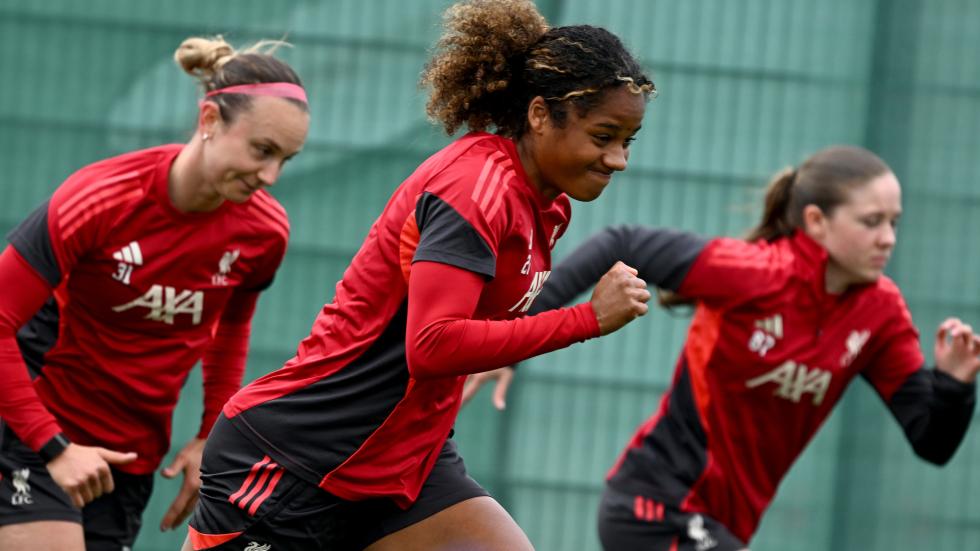Foto pelatihan: LFC Wanita bersiap untuk perempat final Piala FA di Melwood
