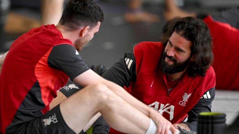 Live photos: Robbo and Salah's final training session as Liverpool prepare for Brentford