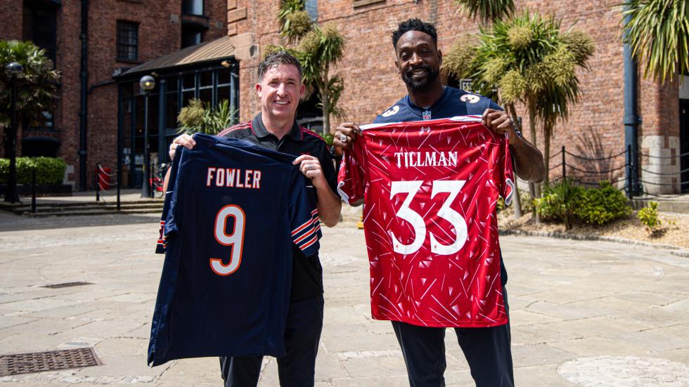 Liverpool dan Chicago Bears bergabung untuk bertemu dan menyapa di Albert Dock