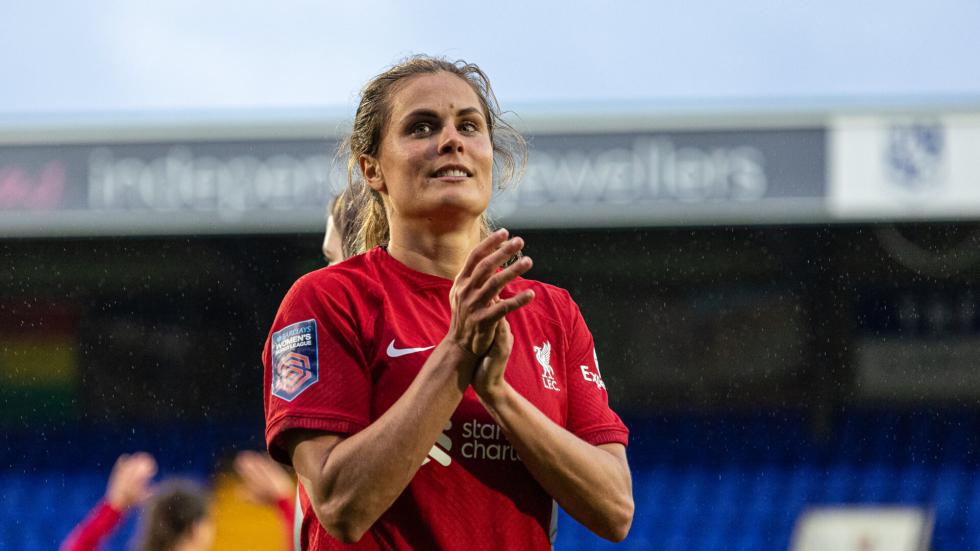 Katie Stengel Umumkan Pensiun dari Sepakbola