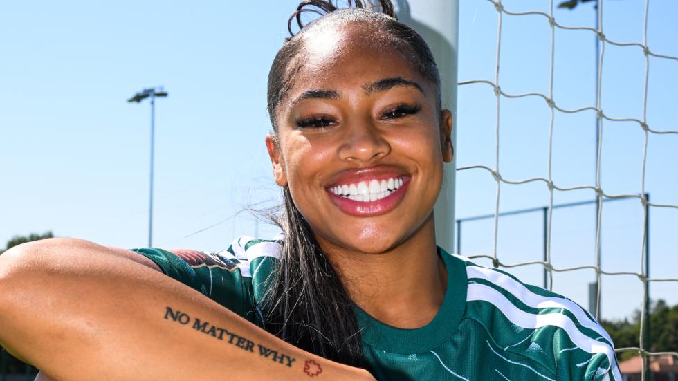 Dalam foto: Khiara Keating menyelesaikan kepindahan ke Liverpool di Melwood