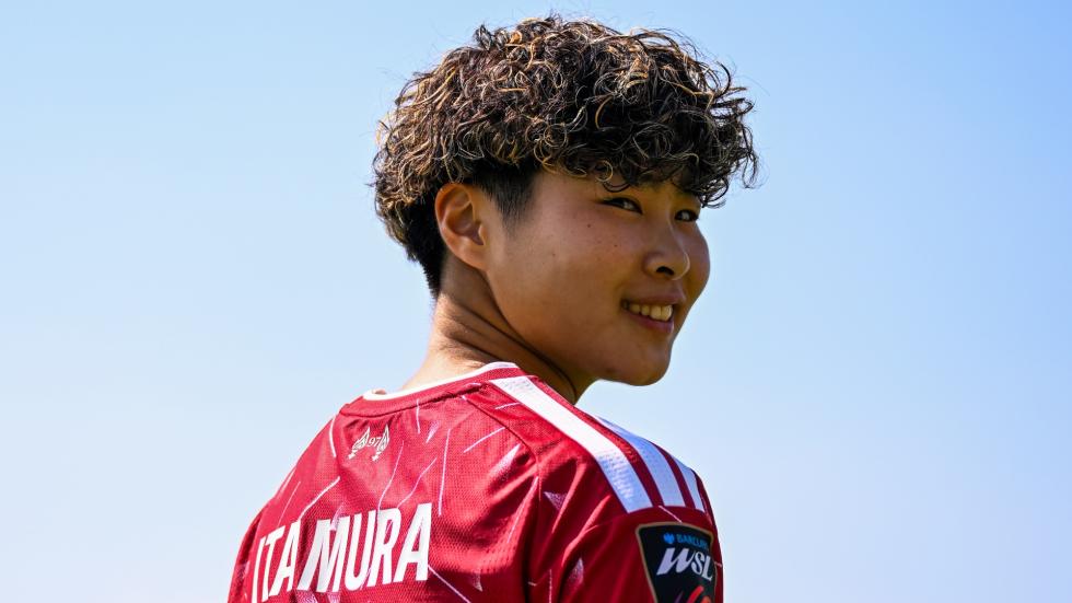 Galeri penandatanganan: Mao Itamura menyelesaikan transfer ke LFC Women