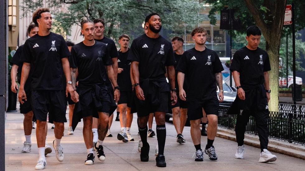 Galeri: Peregangan dan jalan-jalan saat Liverpool menetap di Chicago