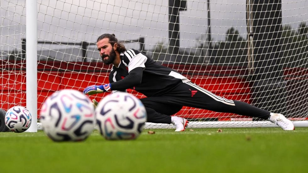 Photos: Alisson Becker starts pre-season at AXA Training Centre