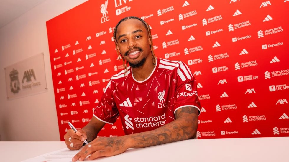 Liverpool sign Bradley Barcola from Paris Saint-Germain