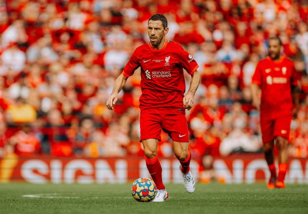 Liverpool FC Legends Take On Barça Legends At Anfield - Liverpool FC