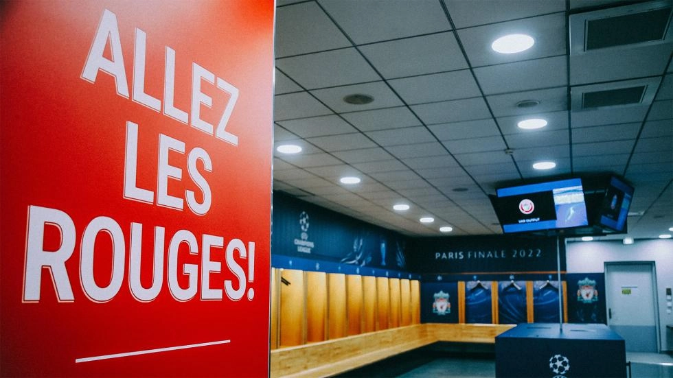 'Allez Les Rouges!' - inside Stade de France