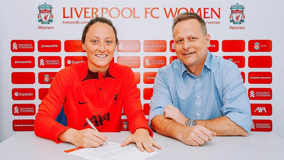 Megan Campbell signs new contract with LFC Women