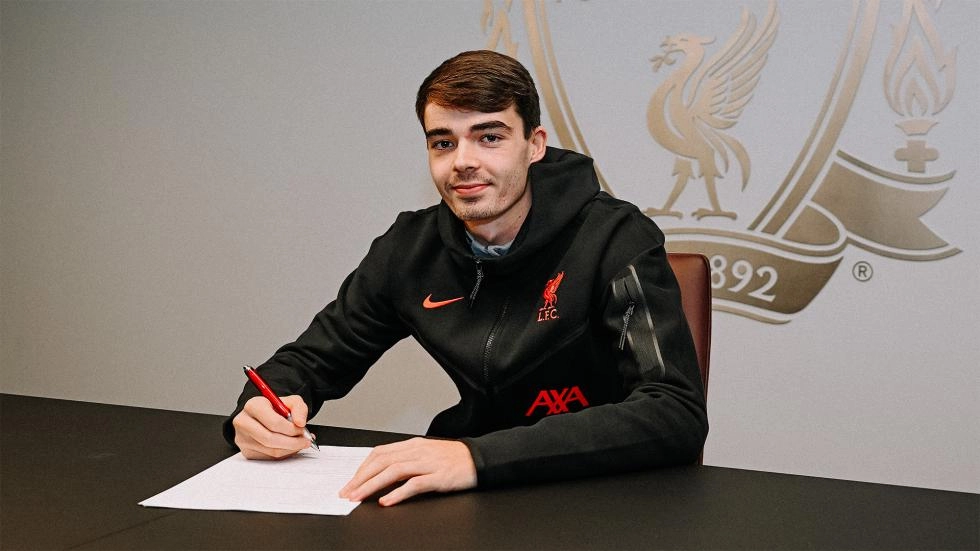 Dominic Corness signs extended contract with Liverpool FC