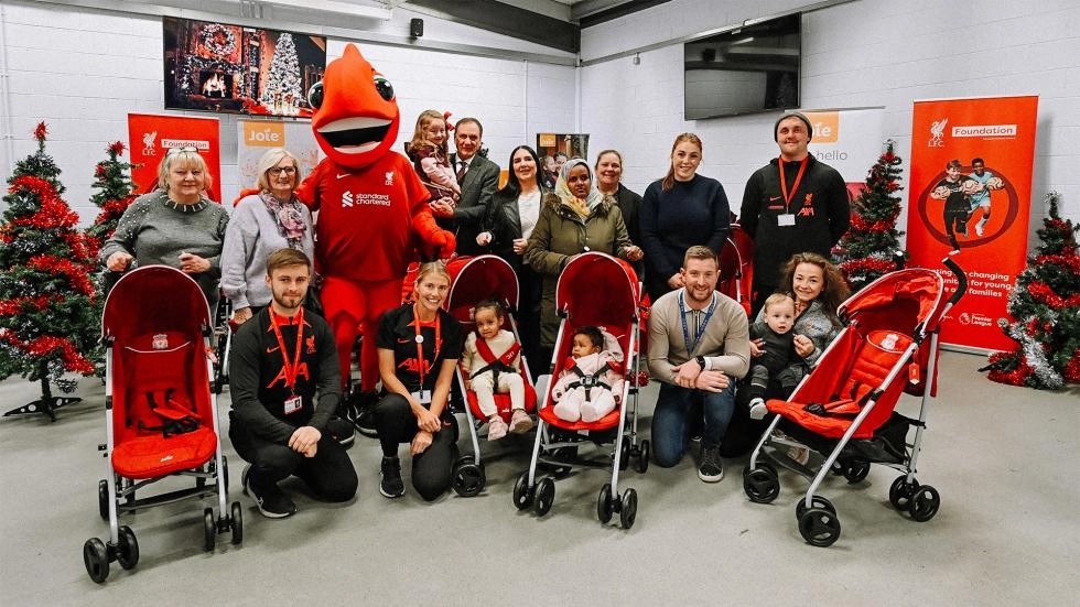 Joie donates £4.5k worth of pushchairs to local community hubs