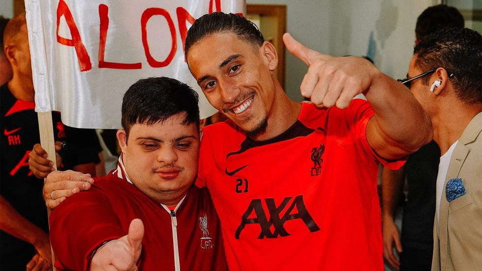 Photos and video: Reds pay visit to local children in Dubai