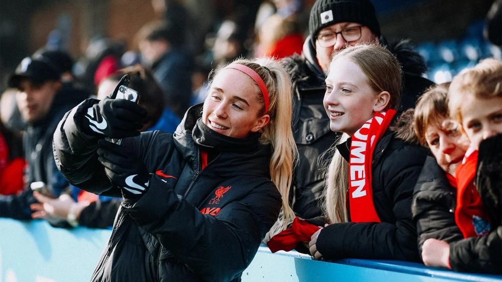 Free fan travel available for LFC Women’s cup tie at Chelsea