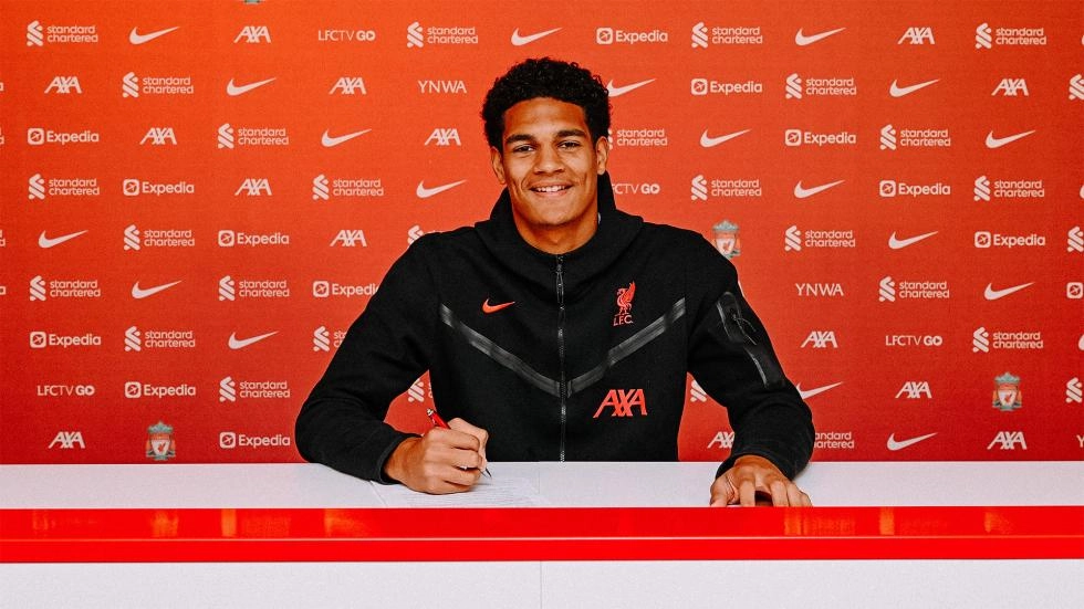 Jarell Quansah signs new Liverpool FC contract